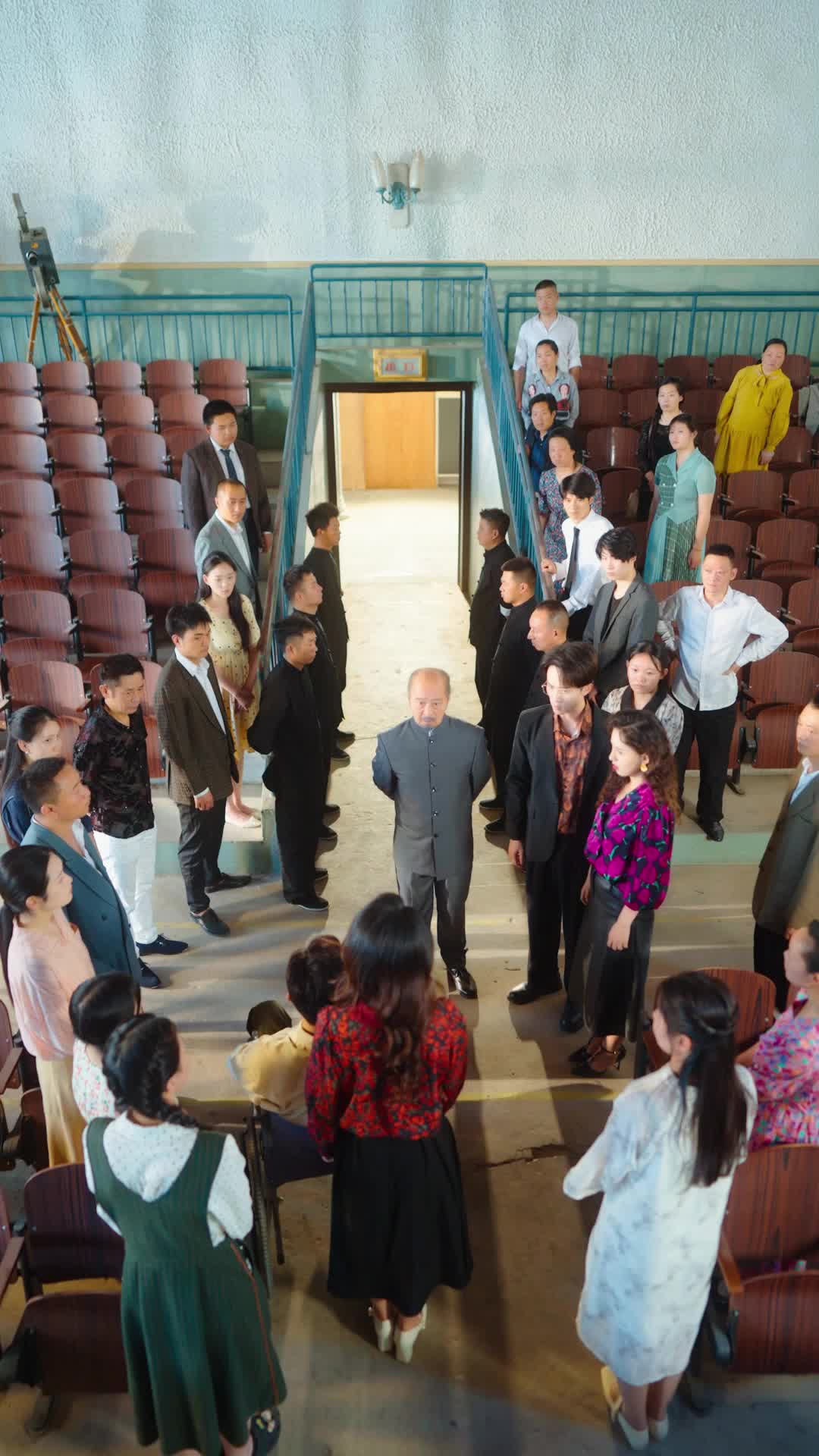 الحلقة 20 - زوجة الثمانينات والضابط العنيد